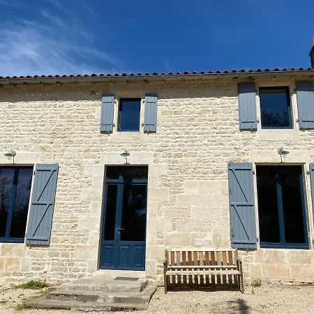 Chateau Des Loups - Les Pommiers * Echire