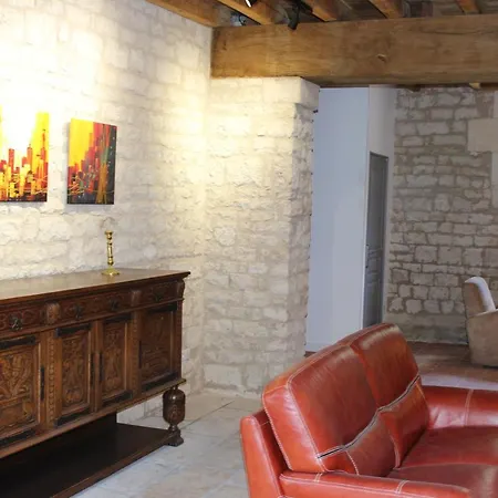 Chateau Des Loups - Les Pommiers * Echire