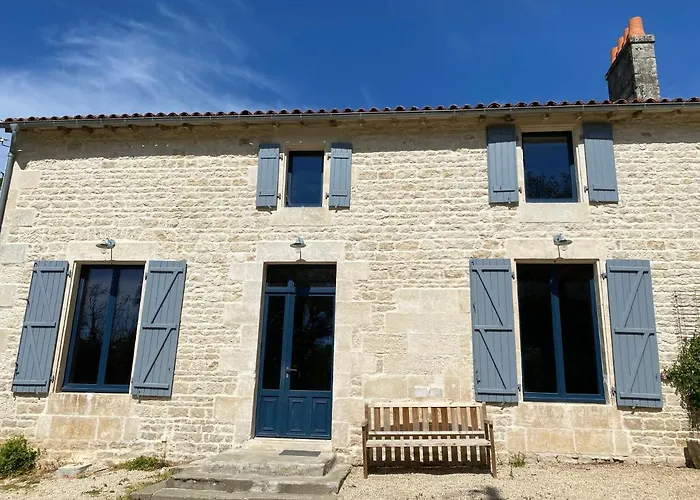 Chateau Des Loups - Les Pommiers * Echire