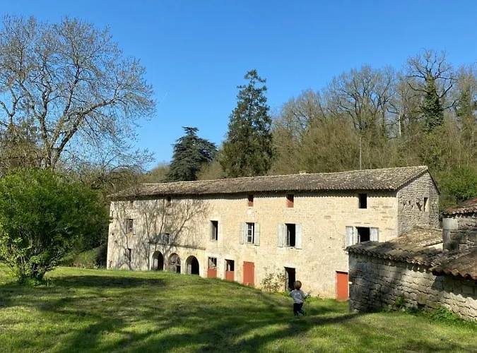 Chateau Des Loups - Les Pommiers Holiday home *