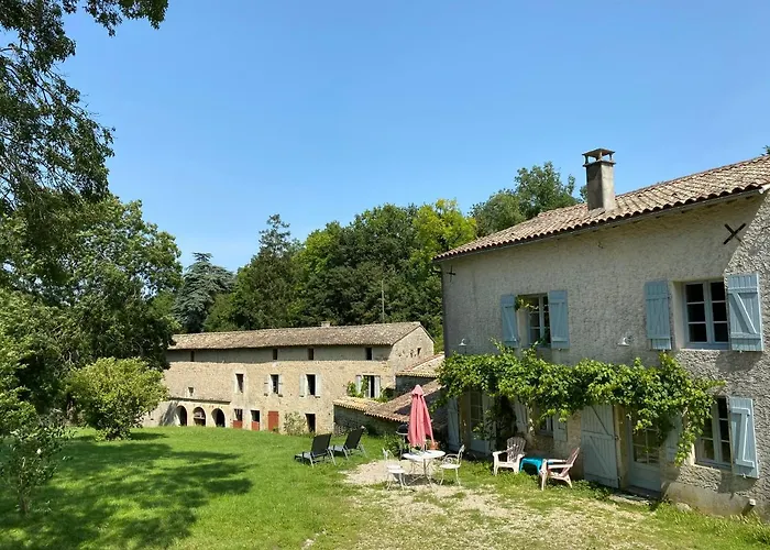 Holiday home Chateau Des Loups - Les Pommiers