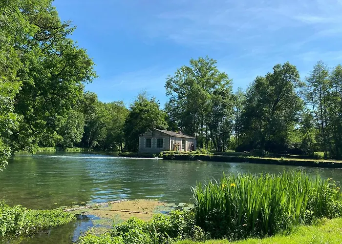 Holiday home Chateau Des Loups - Les Pommiers *