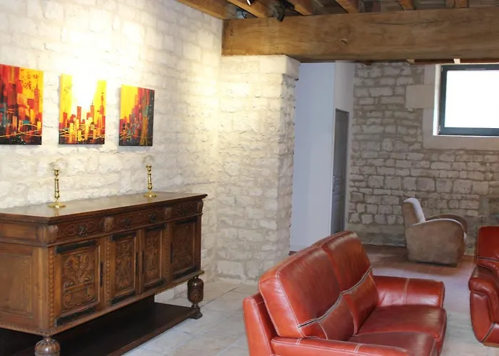 Chateau Des Loups - Les Pommiers * Echire